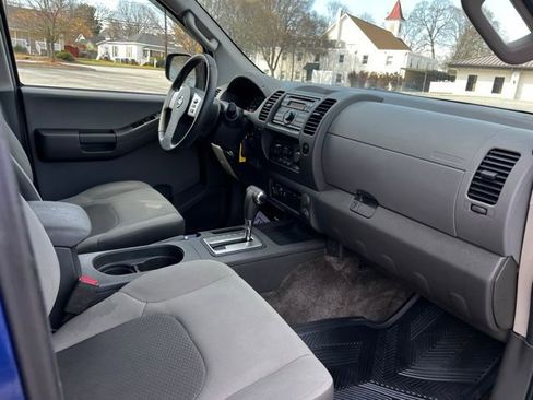 Used 2013 Nissan Xterra X AWD/4WD image 23