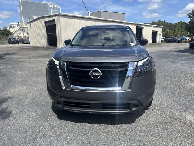 Used 2024 Nissan Pathfinder S w/ Cargo Package FWD image 2