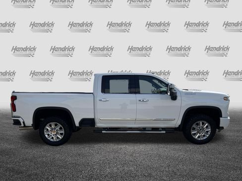 Used 2024 Chevrolet Silverado 2500 High Country w/ Technology Package AWD/4WD image 10