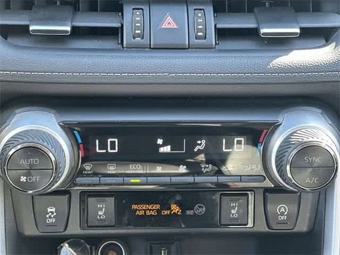 Used 2021 Toyota RAV4 XLE Premium image 15