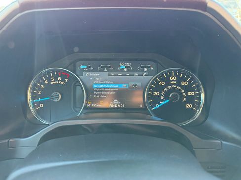 Used 2015 Ford F150 Platinum w/ Equipment Group 701A Luxury image 12