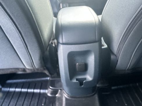 Used 2024 Ford Maverick XLT image 11