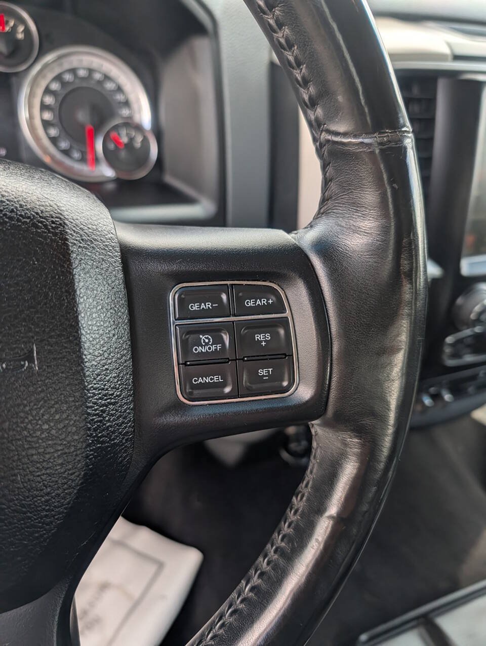 Used 2016 RAM 1500 Classic SLT w/ Luxury Group AWD/4WD image 23