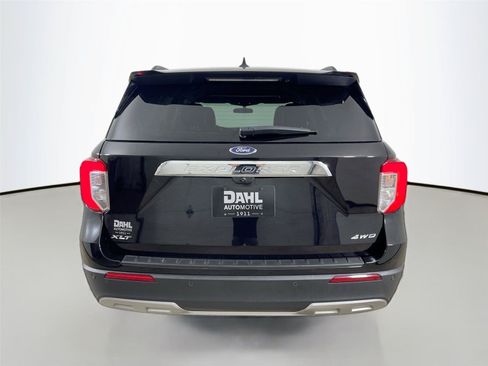 Used 2024 Ford Explorer XLT w/ Equipment Group 202A AWD/4WD image 12
