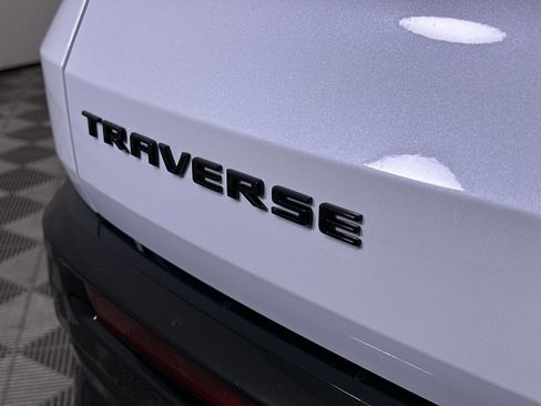 New 2026 Chevrolet Traverse RS w/ LPO, Floor Liner Package FWD image 69