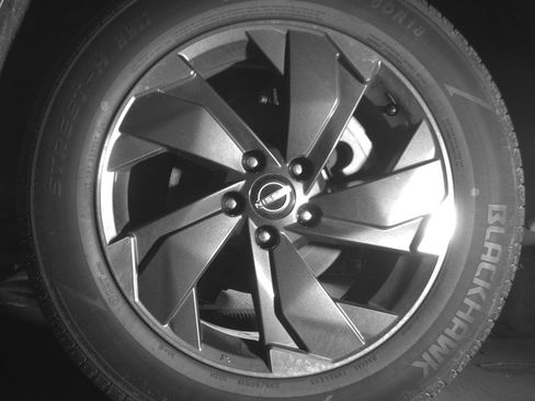 Used 2025 Nissan Rogue SV image 13