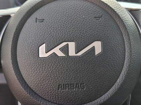 Used 2025 Kia Seltos S FWD image 28