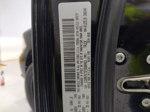 Used 2015 RAM 1500 Express AWD/4WD image 33