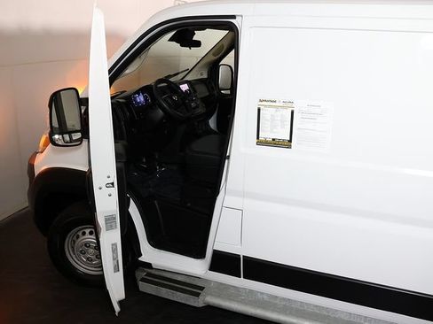 Used 2025 RAM ProMaster 2500 w/ U-Haul Equipment Group FWD image 5