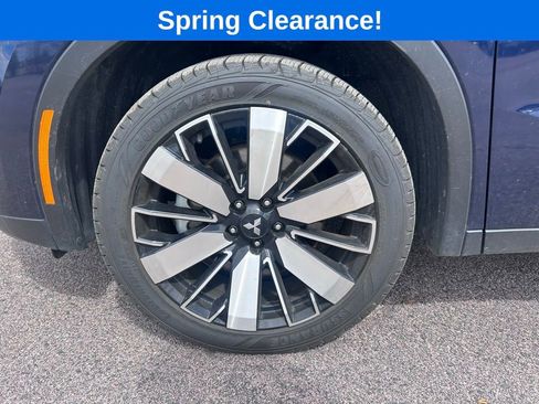 Used 2025 Mitsubishi Outlander AWD image 21