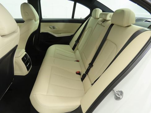 Used 2025 BMW 330i Sedan w/ Convenience Package image 22