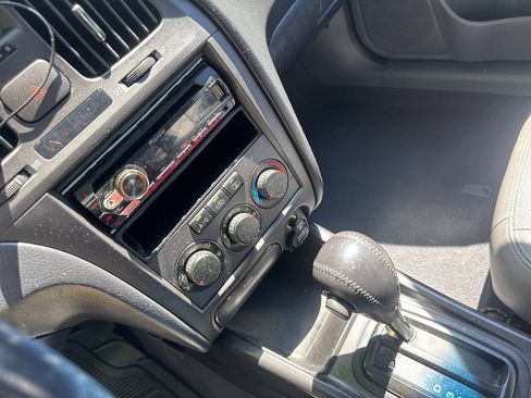 Used 2004 Hyundai Elantra GT FWD image 9