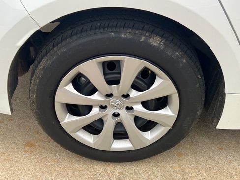 Used 2024 Toyota Corolla LE image 17