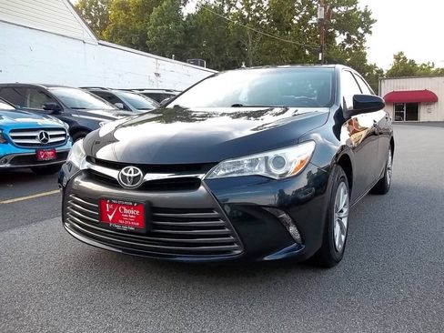 Used 2017 Toyota Camry LE FWD image 1