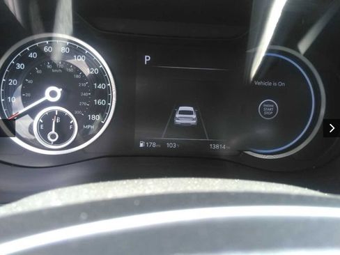 Used 2026 Genesis G70 2.5T RWD image 9