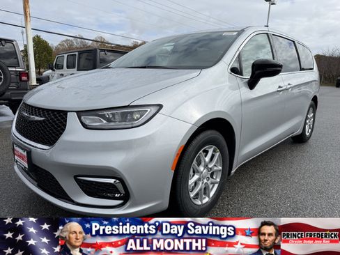 New 2026 Chrysler Pacifica Select image 7