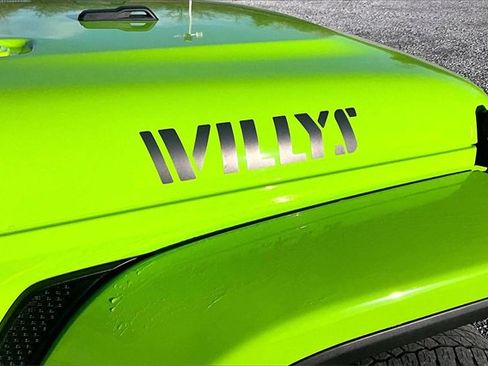 Used 2021 Jeep Gladiator Willys image 14