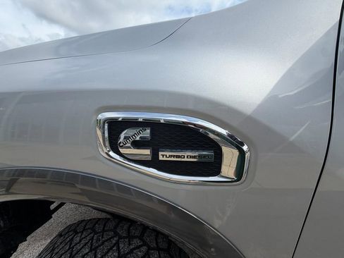Used 2018 Nissan Titan PRO-4X w/ Pro-4x Convenience Package AWD/4WD image 10