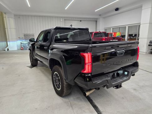 Used 2024 Toyota Tacoma TRD Off-Road AWD/4WD image 4