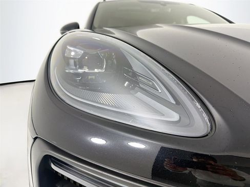 Certified 2023 Porsche Macan GTS image 10