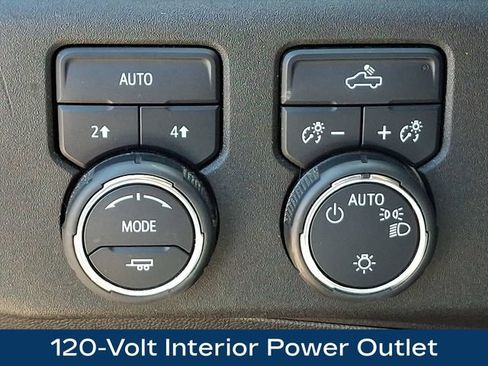 Used 2024 Chevrolet Silverado 1500 LT AWD/4WD image 9