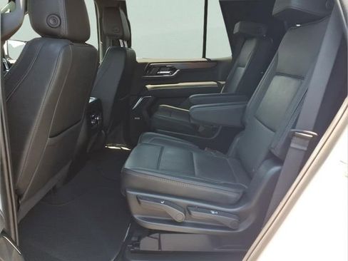 Used 2025 GMC Yukon Denali AWD/4WD image 21