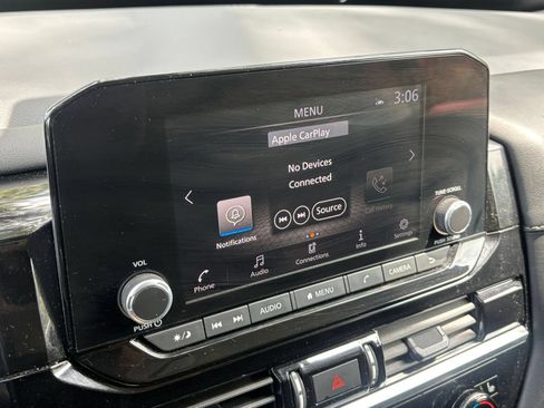 Used 2025 Nissan Pathfinder SV AWD/4WD image 20