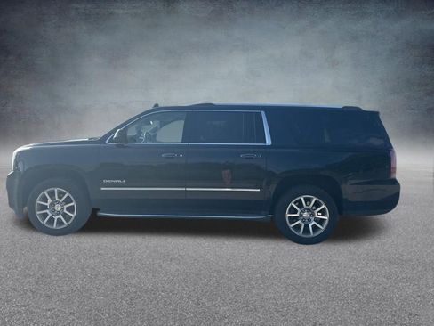 Used 2020 GMC Yukon XL Denali RWD image 3