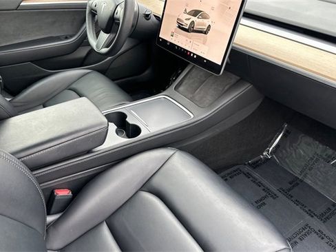 Used 2023 Tesla Model 3 Standard Range image 17