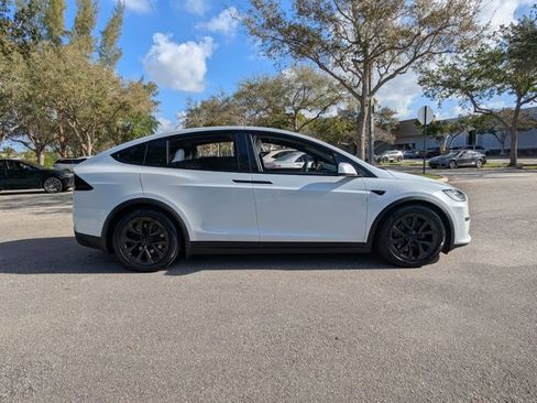 Used 2023 Tesla Model X image 4