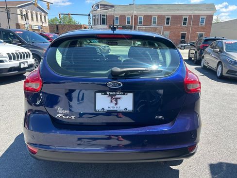 Used 2017 Ford Focus SEL FWD image 3