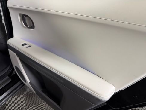 Used 2026 Hyundai Ioniq 5 Limited image 32