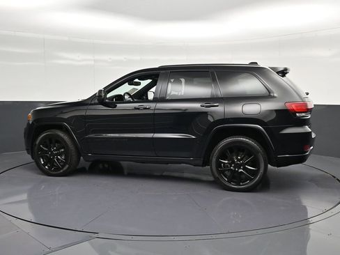 Used 2020 Jeep Grand Cherokee Altitude AWD/4WD image 8