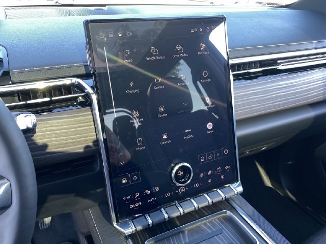 Used 2025 GMC Sierra EV Denali AWD/4WD image 28
