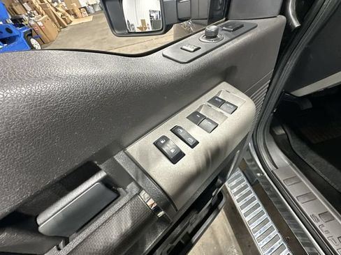 Used 2016 Ford F250 Lariat w/ Lariat Ultimate Package AWD/4WD image 19