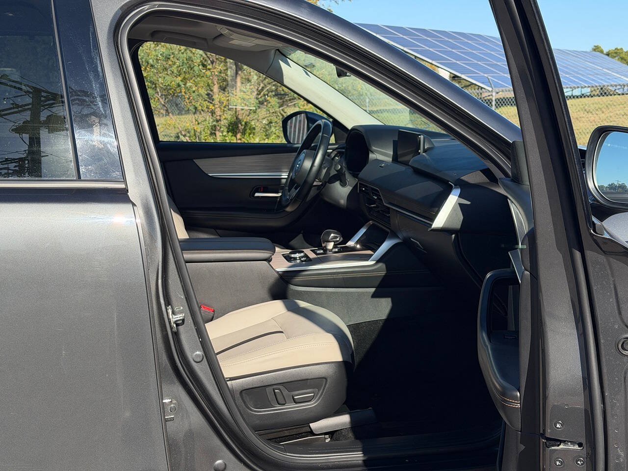 Used 2024 MAZDA CX-90 Plug-In Hybrid w/ Preferred AWD/4WD image 19