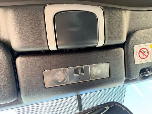 Used 2004 Nissan 350Z Touring image 15