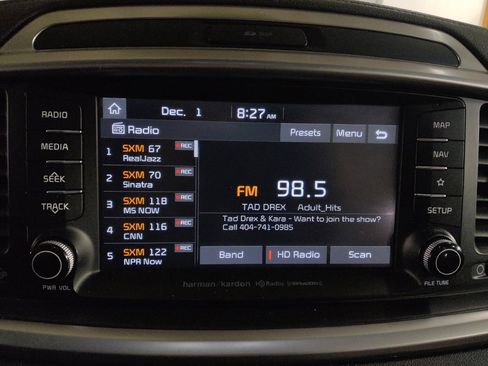 Used 2019 Kia Sorento SX image 25