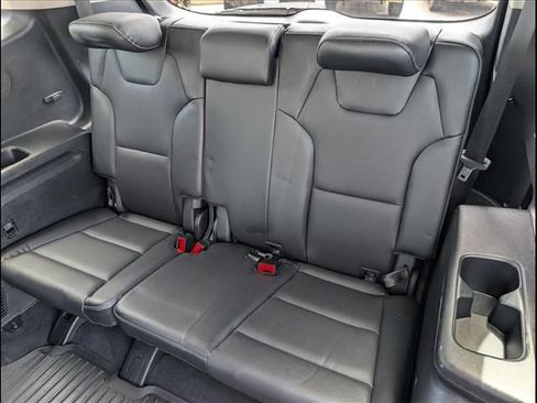Used 2025 Kia Telluride S FWD image 11