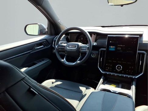 Used 2026 GMC Acadia AT4 w/ LPO, Floor Liner Package AWD/4WD image 10