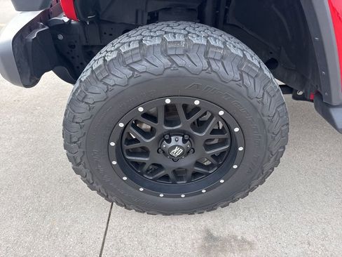 Certified 2020 Jeep Gladiator Overland image 5