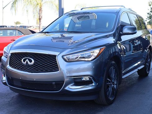 Used 2017 INFINITI QX60 Luxe w/ Deluxe Technology Package AWD/4WD image 2