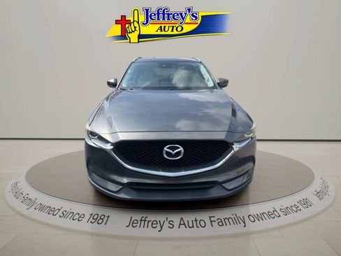 Used 2017 MAZDA CX-5 Touring w/ Preferred Equipment Package FWD image 4