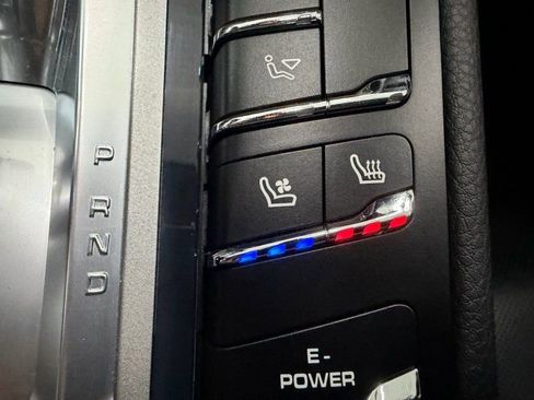 Used 2016 Porsche Panamera S image 29