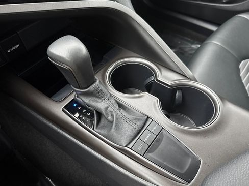 Used 2023 Toyota Camry SE image 20