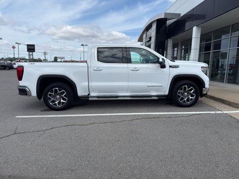 Used 2024 GMC Sierra 1500 SLT w/ SLT Premium Plus Package AWD/4WD image 2