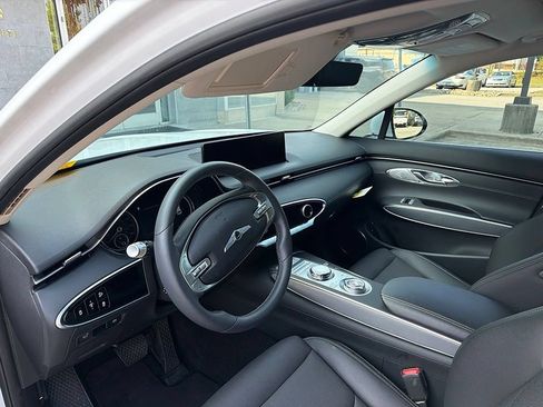 Used 2023 Genesis GV70 2.5T AWD/4WD image 7