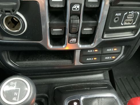 Used 2020 Jeep Wrangler Unlimited Sahara image 47