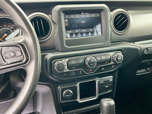 Used 2023 Jeep Gladiator Sport AWD/4WD image 14