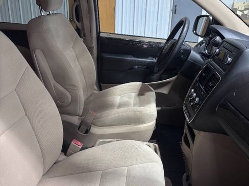 Used 2014 Dodge Grand Caravan SE w/ Quick Order Package 29E SE FWD image 7
